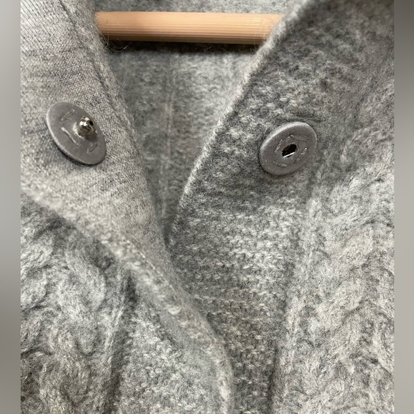 Banana Republic Gray Wool-Cashmere Blend Cable Knit Cardigan – Size S - Picture 5 of 9